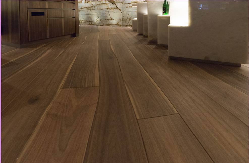Массивная доска орех Bolefloor